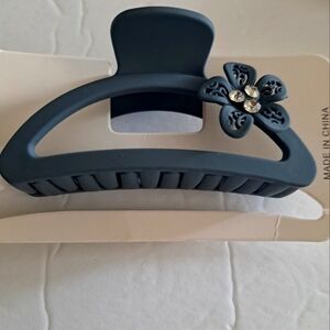 Fashion Jewelry Teal 14 Claws Hair Clip Medium Sized New Original Packaging